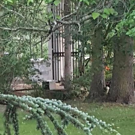 Manoir Des Turets Panzió Yvré-lʼÉvêque Kültér fotó