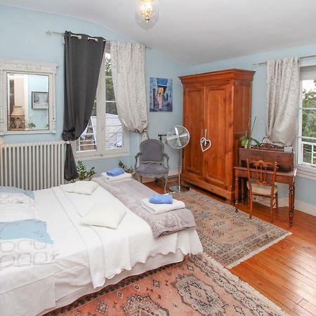 Manoir Des Turets Panzió Yvré-lʼÉvêque Kültér fotó