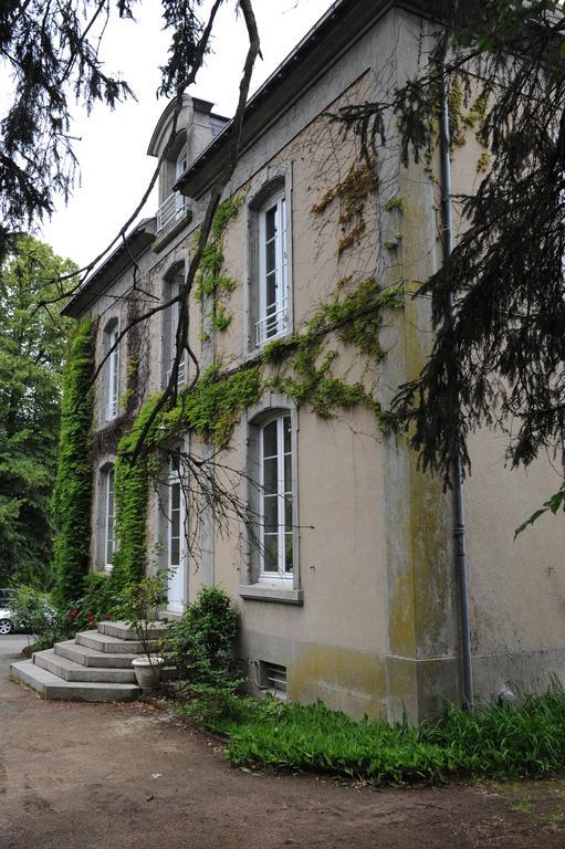 Manoir Des Turets Panzió Yvré-lʼÉvêque Kültér fotó