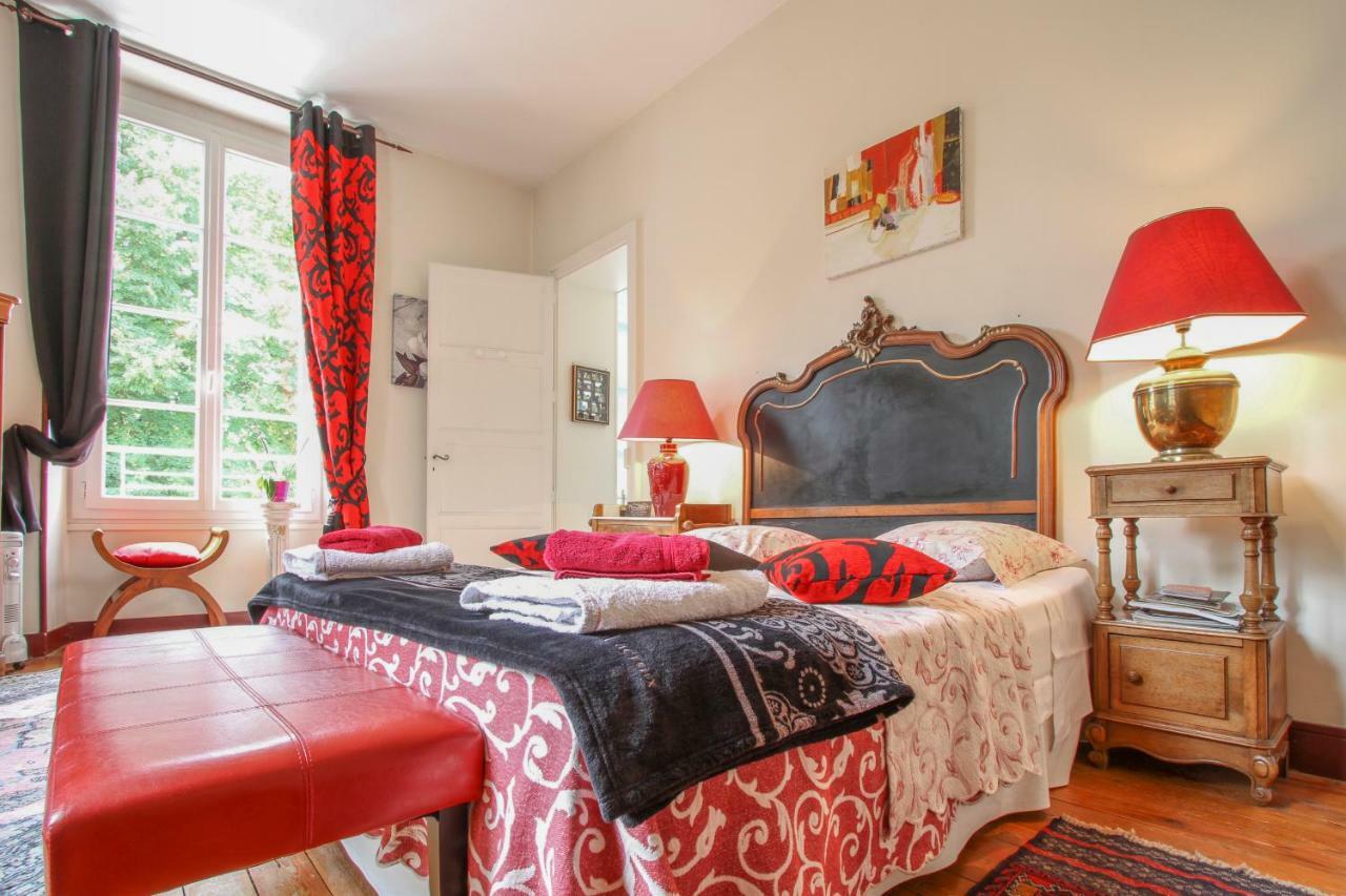 Manoir Des Turets Panzió Yvré-lʼÉvêque Kültér fotó