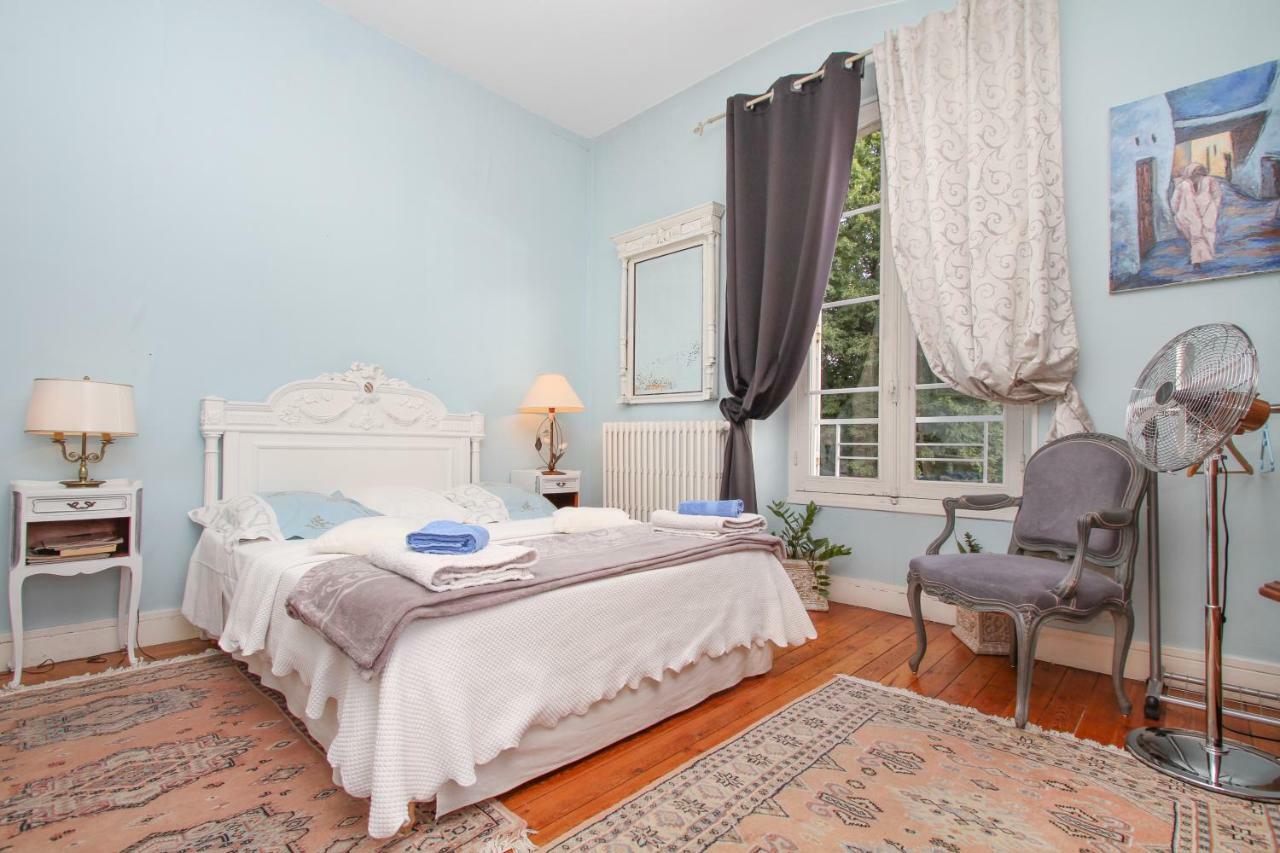 Manoir Des Turets Panzió Yvré-lʼÉvêque Kültér fotó