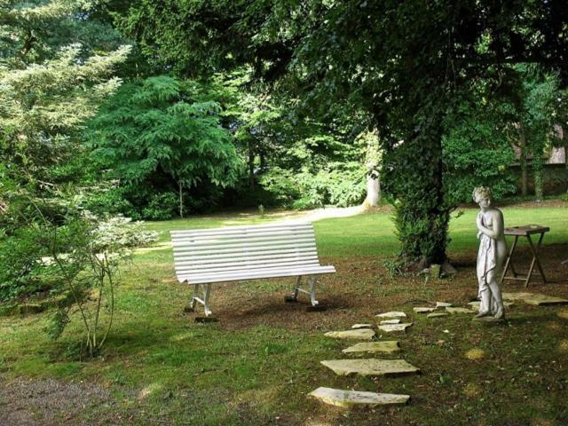 Manoir Des Turets Panzió Yvré-lʼÉvêque Kültér fotó