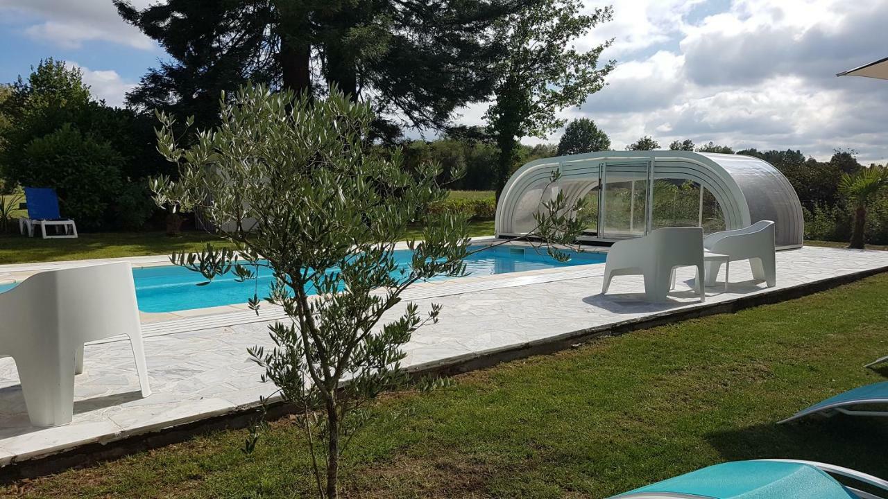 Manoir Des Turets Panzió Yvré-lʼÉvêque Kültér fotó